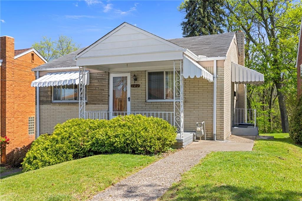 242 Hornaday Road Pittsburgh, PA 15210 - Photo 2 of 29 Gallery Image 2