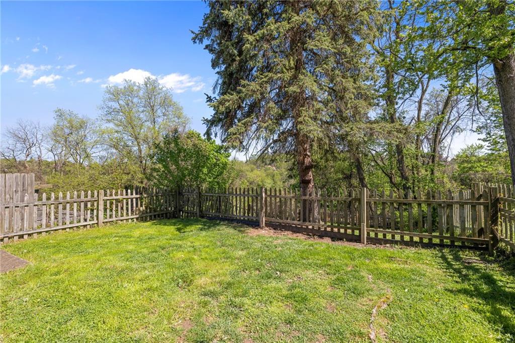 242 Hornaday Road Pittsburgh, PA 15210 - Photo 23 of 29 Gallery Image 23