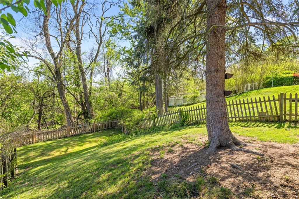 242 Hornaday Road Pittsburgh, PA 15210 - Photo 24 of 29 Gallery Image 24
