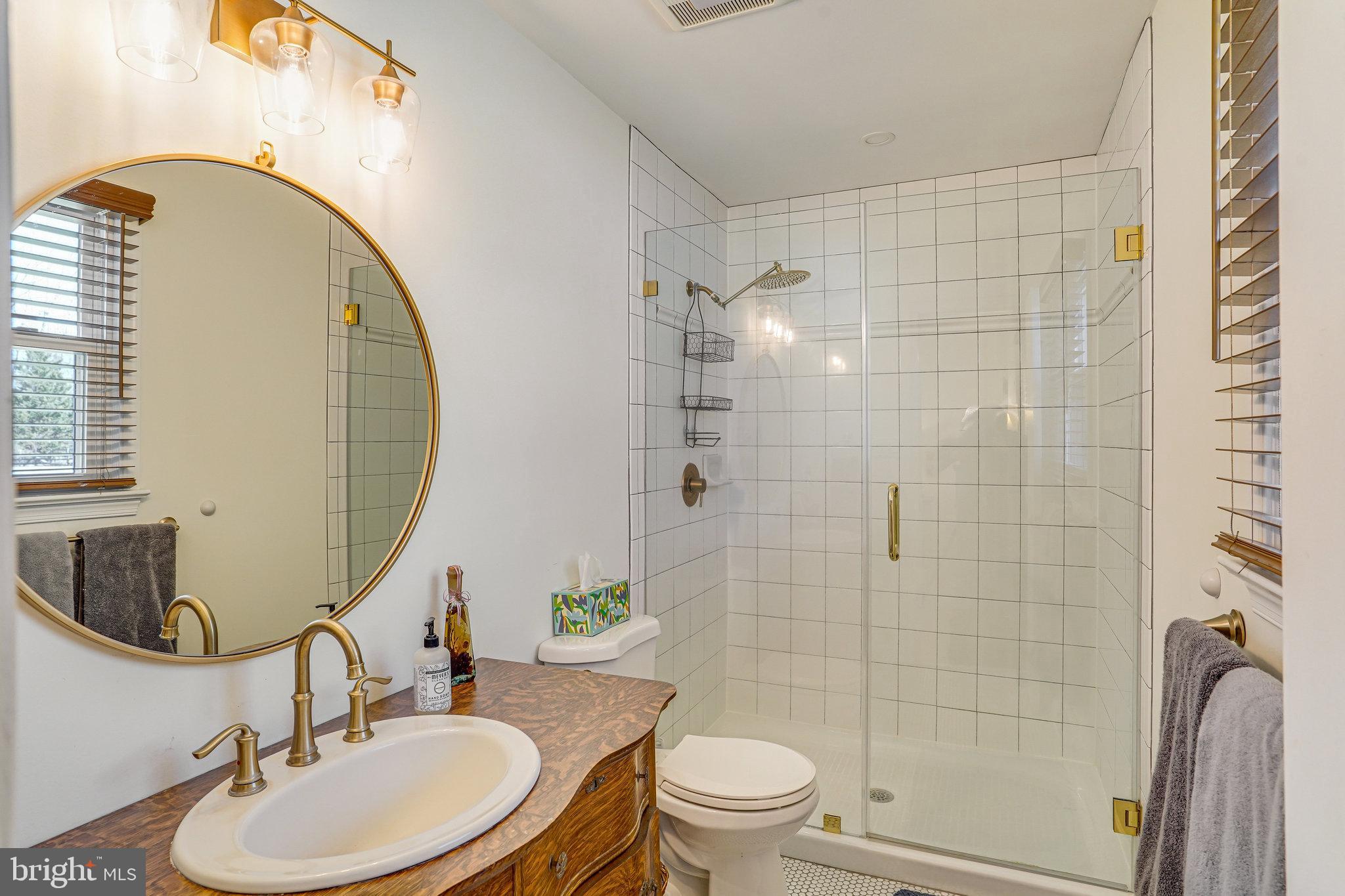 9353 Meetze Road Midland, VA 22728 - Photo 24 of 36 Primary Bath