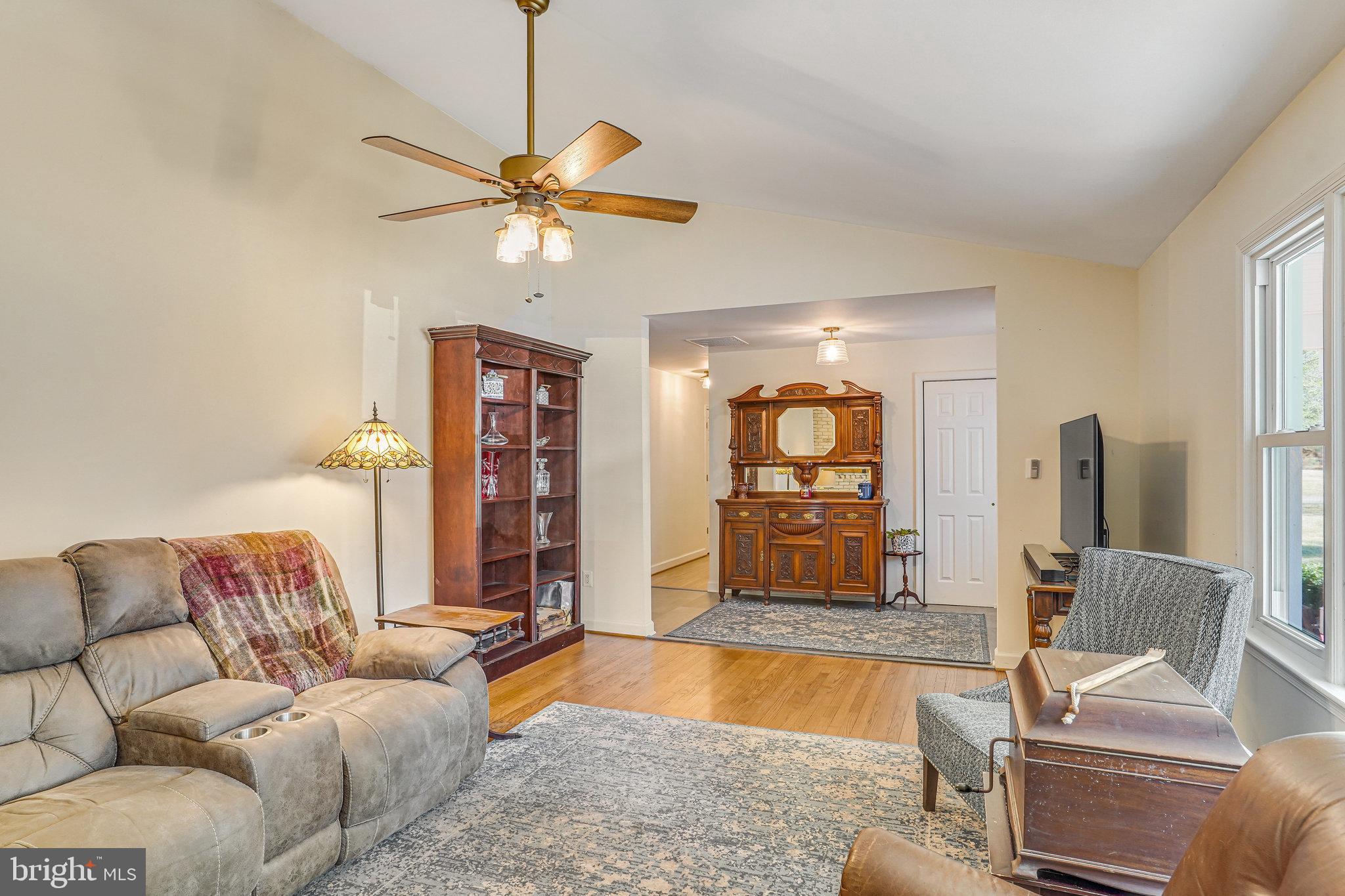 9353 Meetze Road Midland, VA 22728 - Photo 6 of 36 Living Room