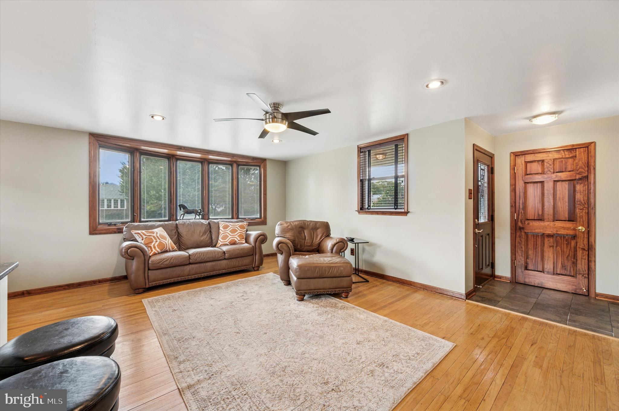 945 Springhaven Road Springfield, PA 19064 - Photo 10 of 28 Hardwood floors throughout.