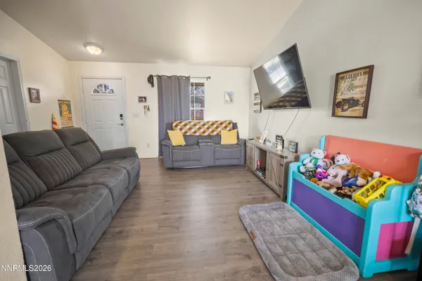 $359,900 | 204 Poppy Hills Drive, Fernley, NV 89408