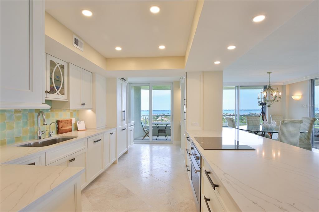 775 Longboat Club Road, Unit 904 Longboat Key, FL 34228 - Photo 12 of 35