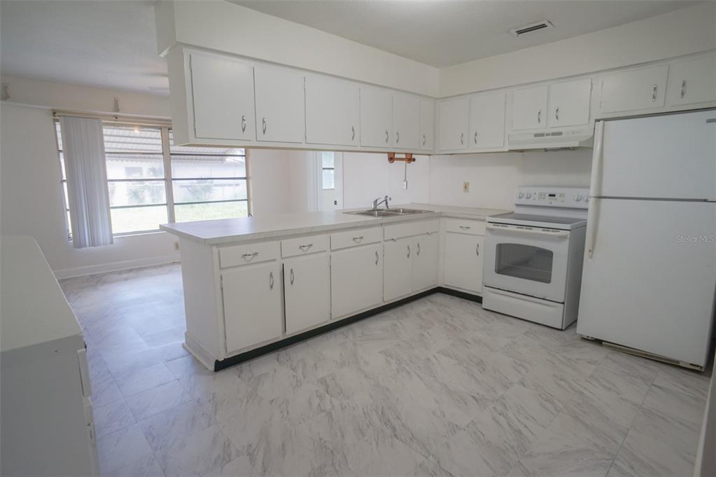 10414 Azalea Drive Port Richey, FL 34668 - Photo 9 of 33 Gallery Image 9