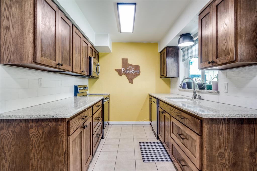 1803 Travis Street Garland, TX 75042 - Photo 7 of 25