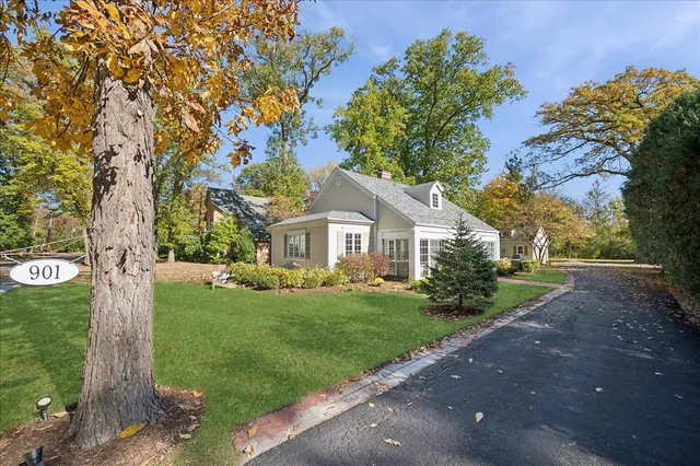 $790,000 | 901 Glenwood Road, Glenview, IL 60025
