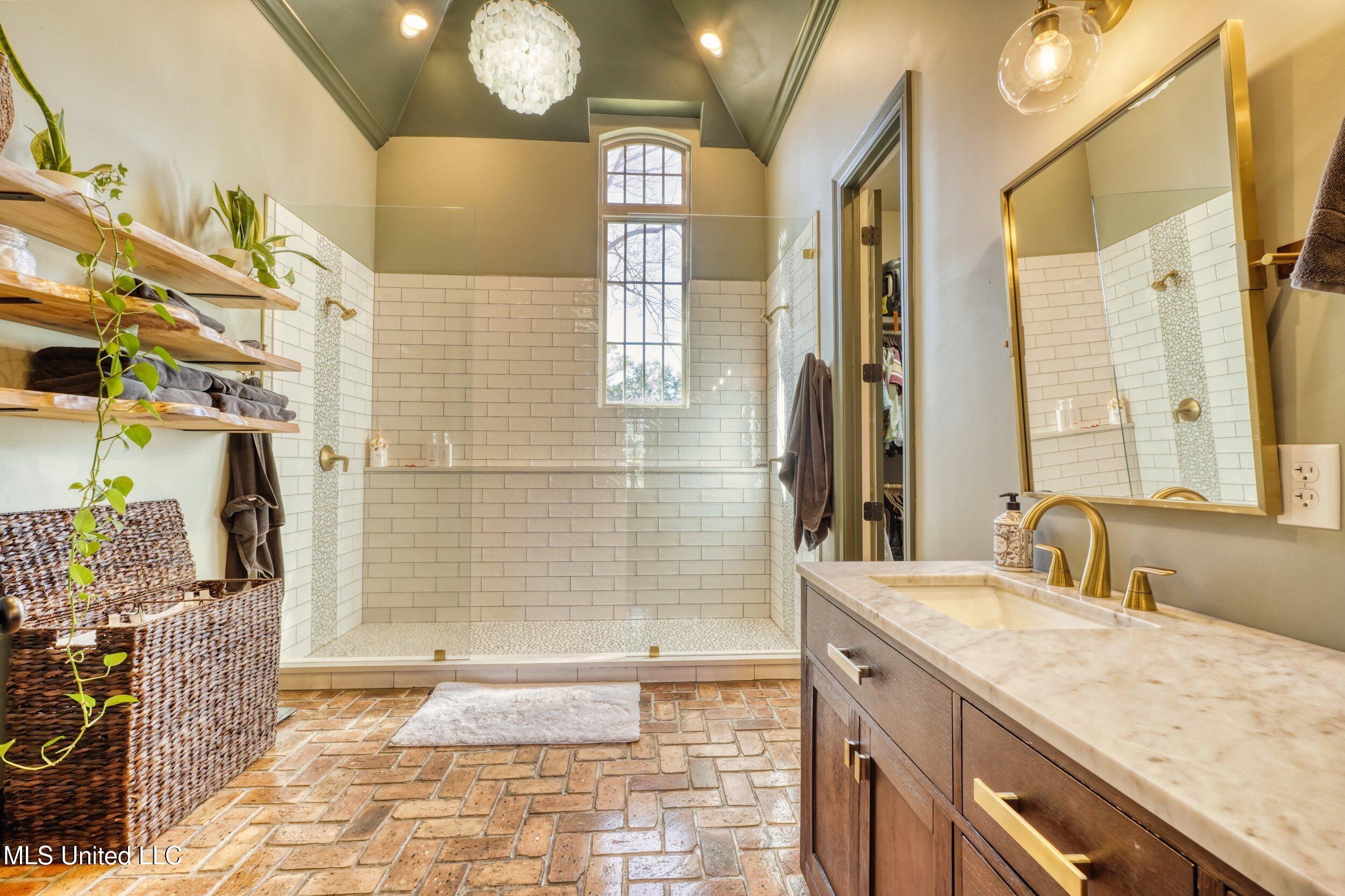 9370 Oak Island Road Gulfport, MS 39503 - Photo 17 of 39 MASTER BATH 1