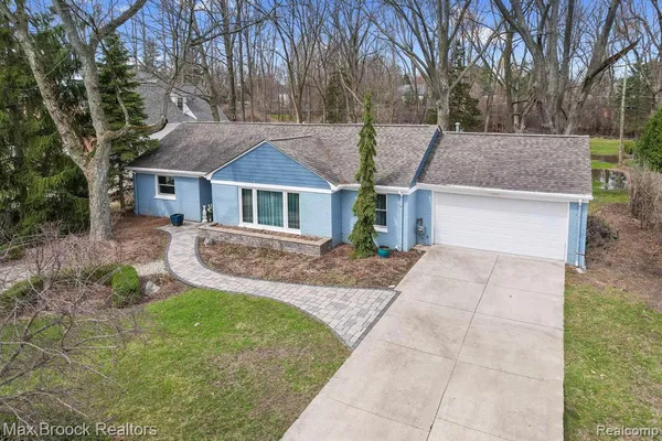 $3,800 | 2905 West Hickory Grove Road, Bloomfield Hills, MI 48302