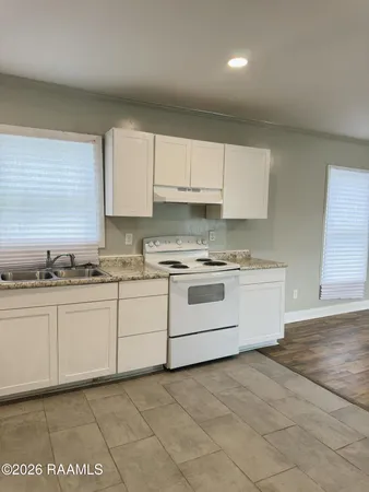 $950 | 1002 East Simcoe Street, Lafayette, LA 70501