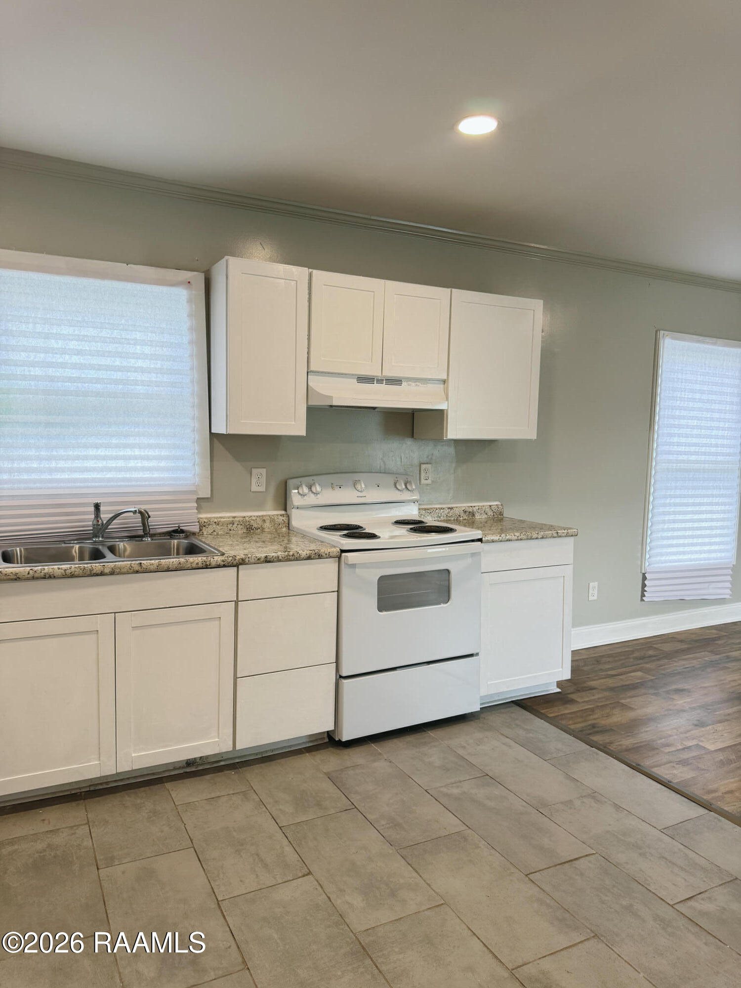 1002 East Simcoe Street Lafayette, LA 70501 - Photo 2 of 11 Tezza-3898