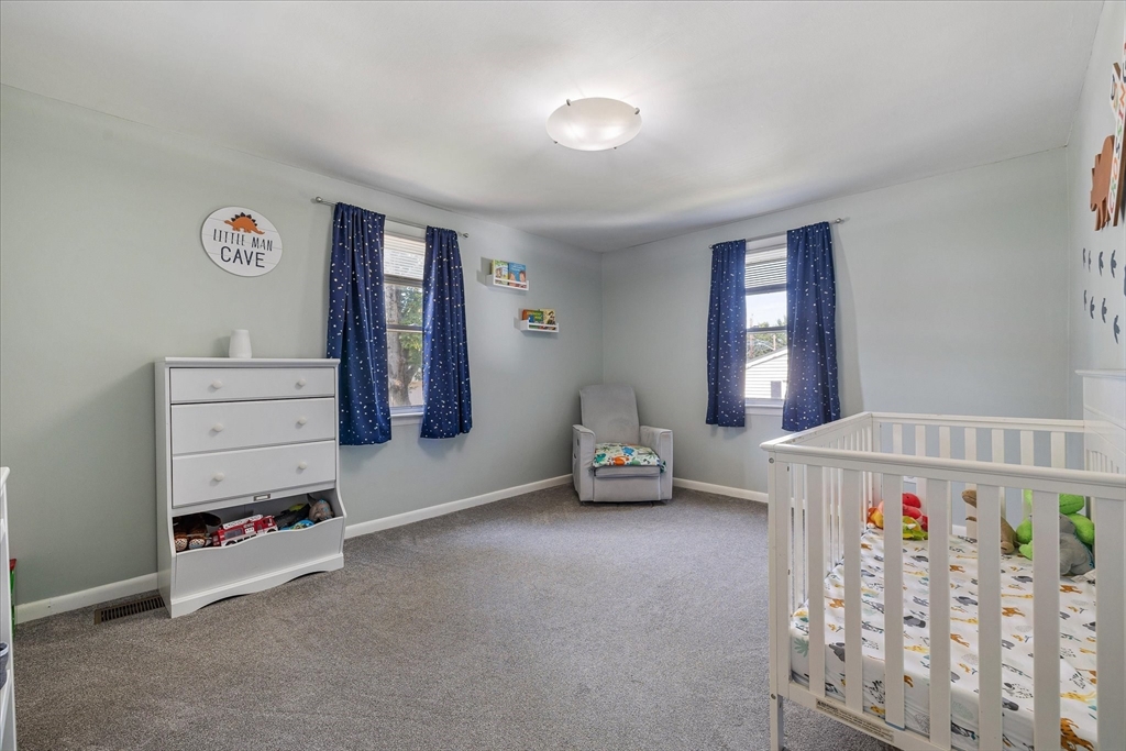 14 Grosvenor Street Ayer, MA 01432 - Photo 19 of 30