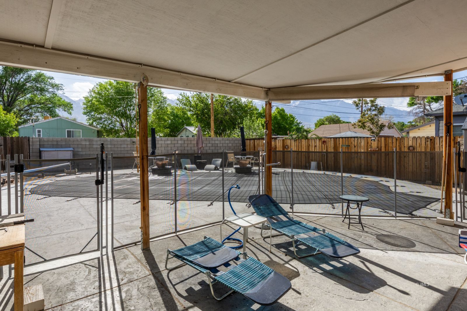 331 North Jackson Street Independence, CA 93526 - Photo 14 of 35 Patio and Pool