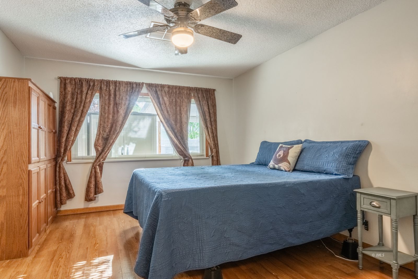 331 North Jackson Street Independence, CA 93526 - Photo 18 of 35 Primary Bedroom