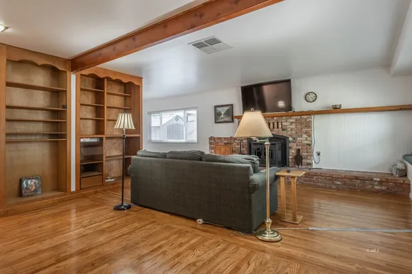 $530,000 | 331 North Jackson Street, Independence, CA 93526