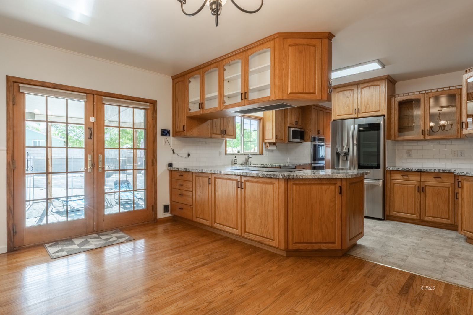 331 North Jackson Street Independence, CA 93526 - Photo 9 of 35 Kitchen and Dining