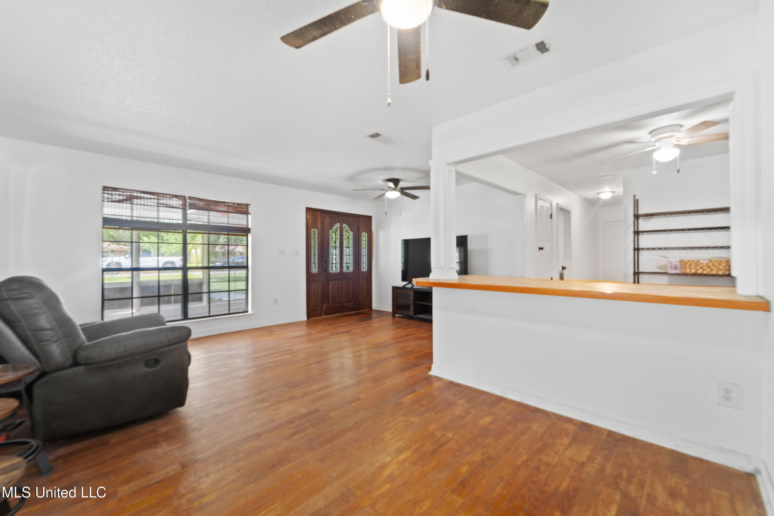 2513 Fairley Road Gautier, MS 39553 - Photo 11 of 28 Family room