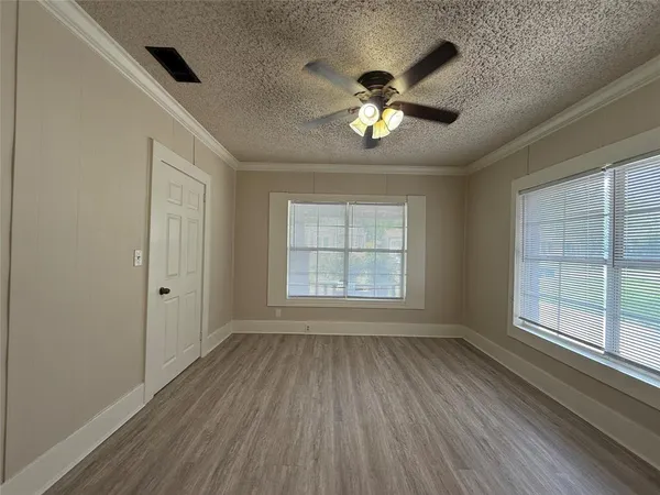 $1,875 | 3016 James Avenue, Fort Worth, TX 76110