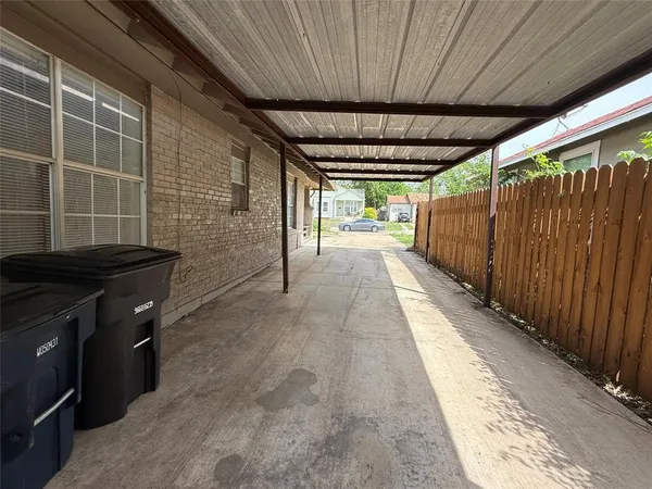 $1,875 | 3016 James Avenue, Fort Worth, TX 76110