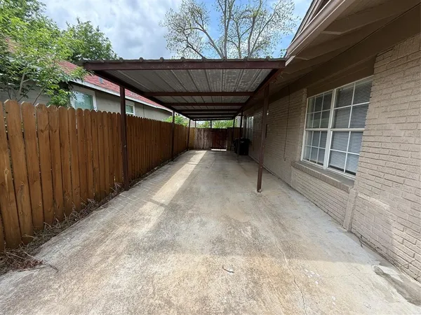 $1,875 | 3016 James Avenue, Fort Worth, TX 76110