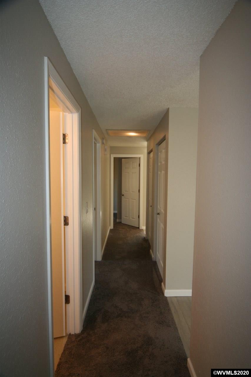 1765 Del Rio Avenue Southeast Albany, OR 97322 - Photo 12 of 27 Gallery Image 12