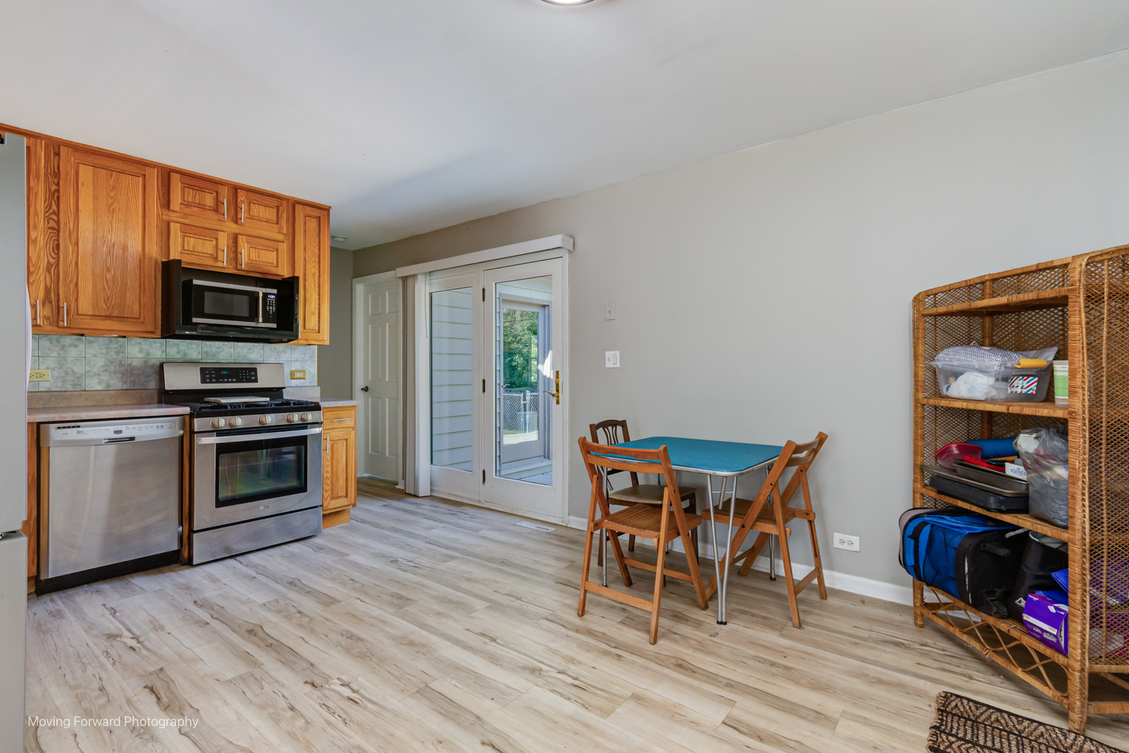 98 Glendale Road Buffalo Grove, IL 60089 - Photo 13 of 34 Gallery Image 13