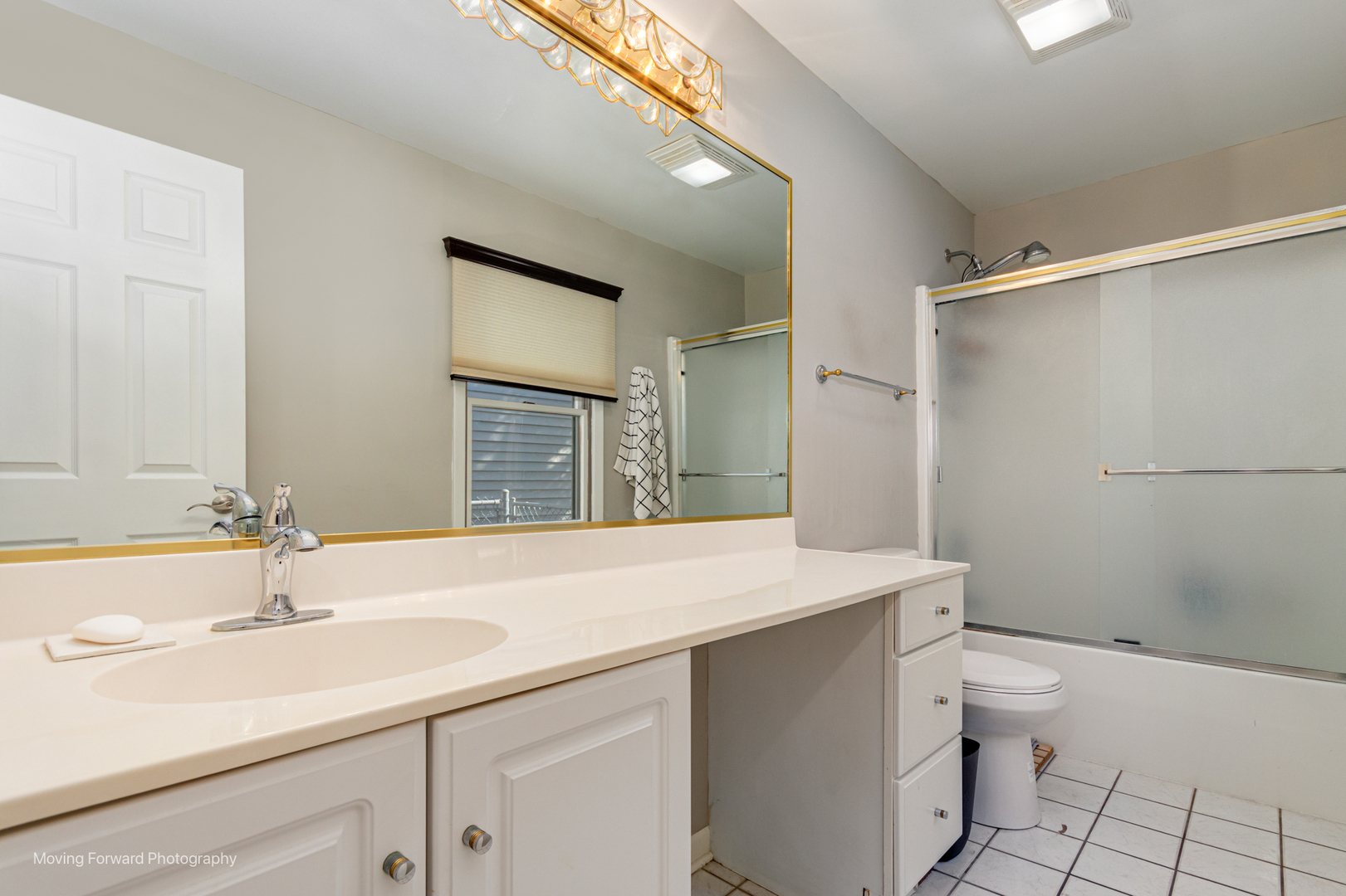 98 Glendale Road Buffalo Grove, IL 60089 - Photo 17 of 34 Gallery Image 17