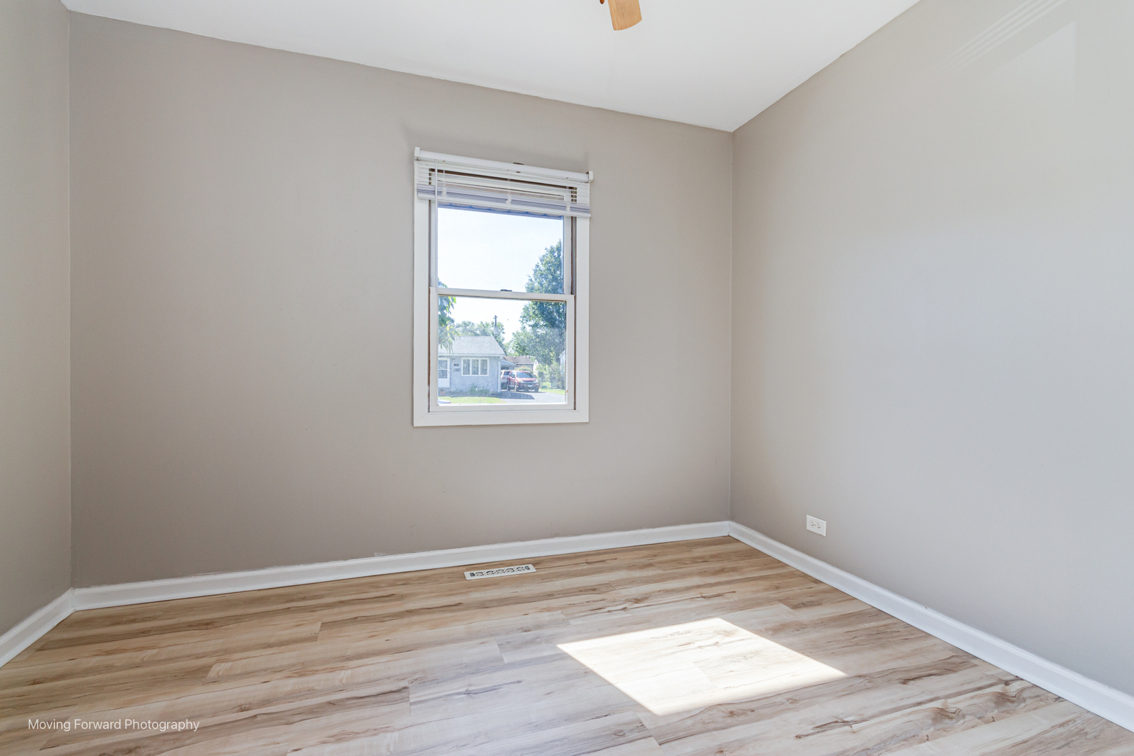 98 Glendale Road Buffalo Grove, IL 60089 - Photo 19 of 34 Gallery Image 19