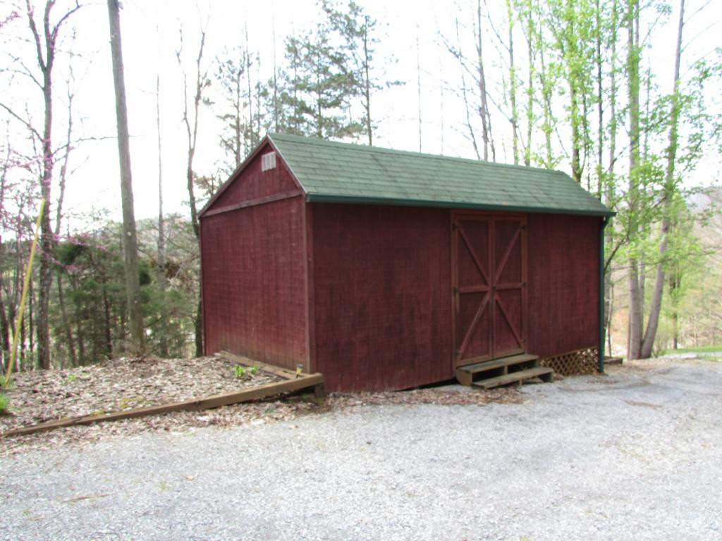 113 Bowman Road Unicoi, TN 37692 - Photo 2 of 16 Photo 2
