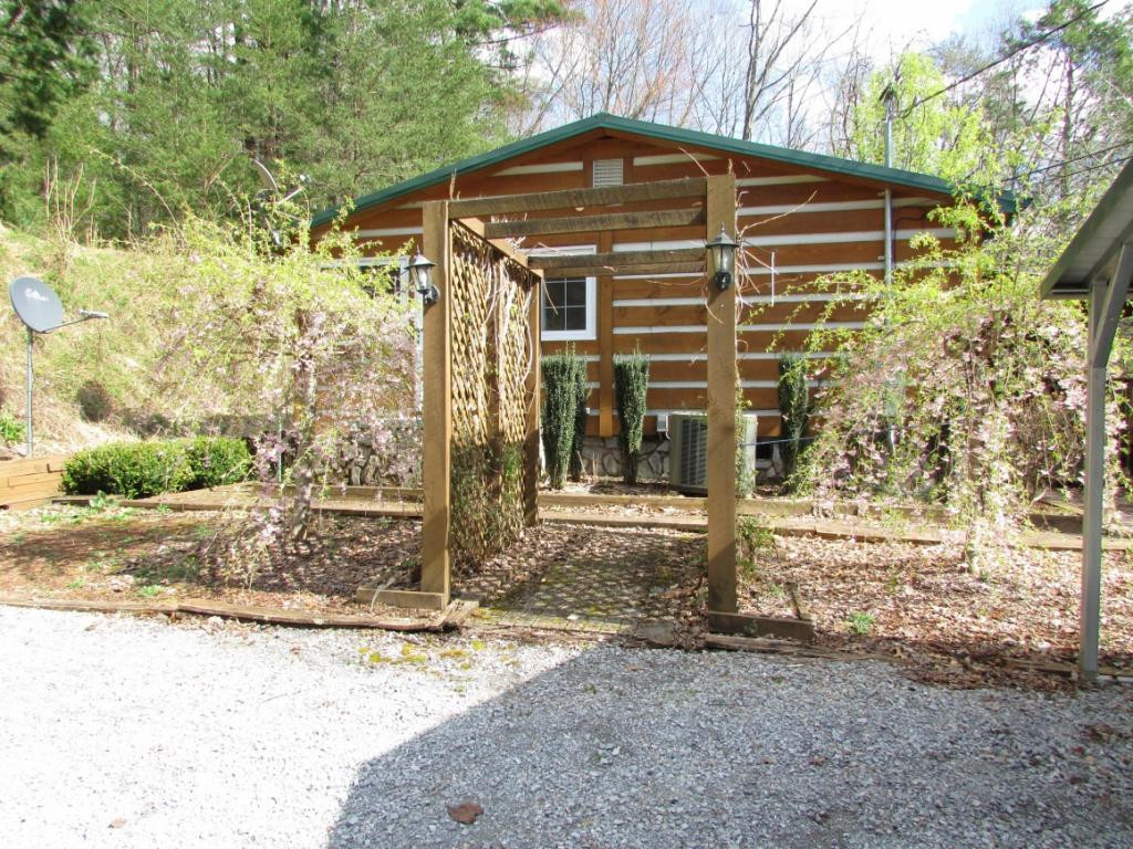 113 Bowman Road Unicoi, TN 37692 - Photo 6 of 16 Photo 6