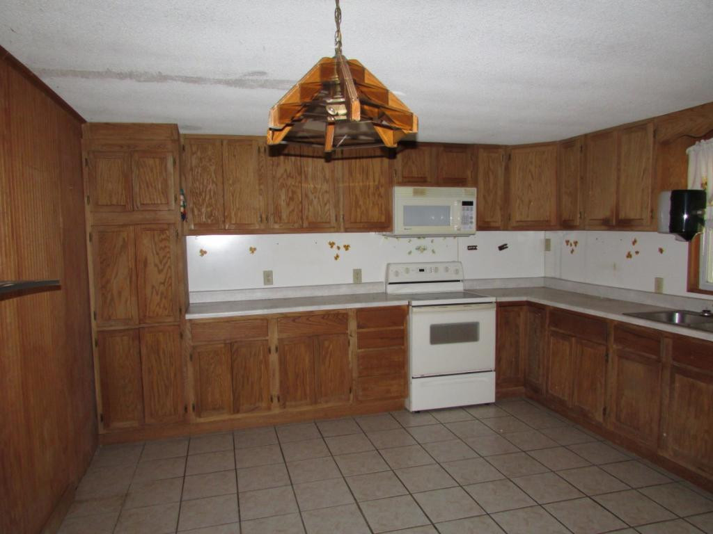 113 Bowman Road Unicoi, TN 37692 - Photo 10 of 16 Photo 10