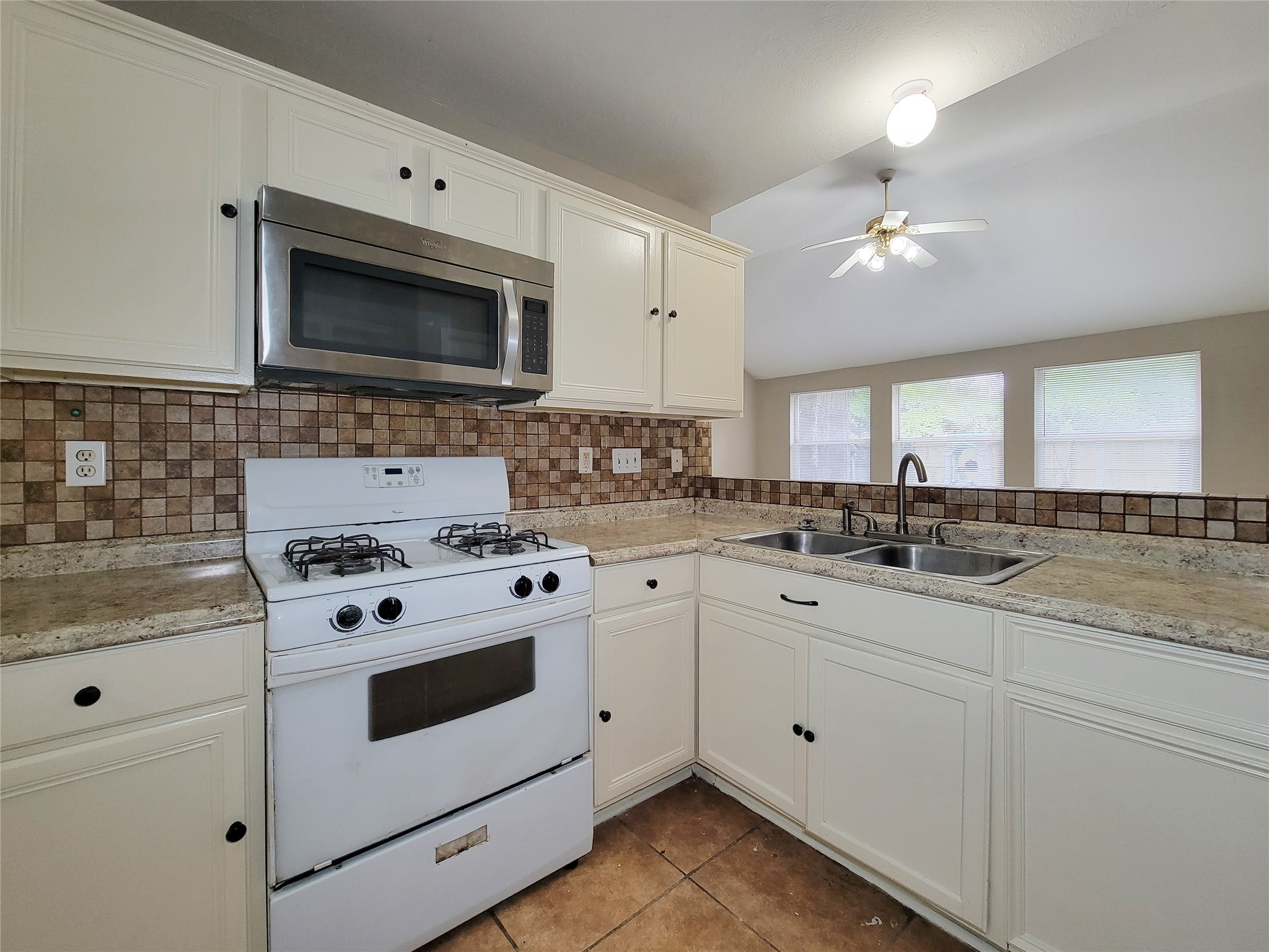 5322 Rivergate Drive Spring, TX 77373 - Photo 9 of 25 Gallery Image 9