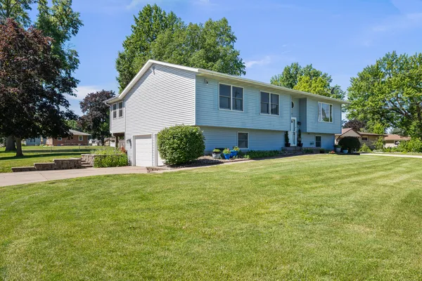 $265,000 | 504 4th Avenue West, Andalusia, IL 61232