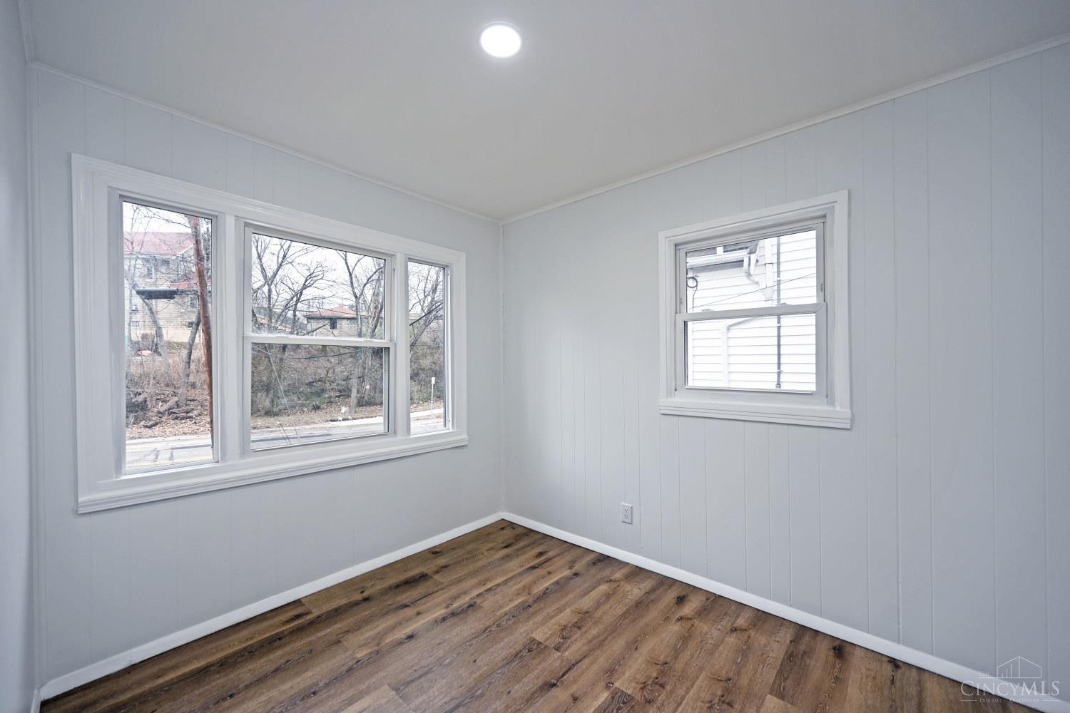 2037 Duck Creek Road Cincinnati, OH 45207 - Photo 21 of 40