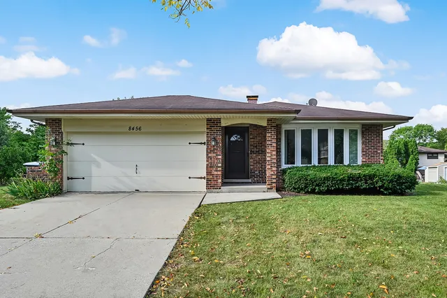 $3,030 | 8456 Dixon Court, Darien, IL 60561