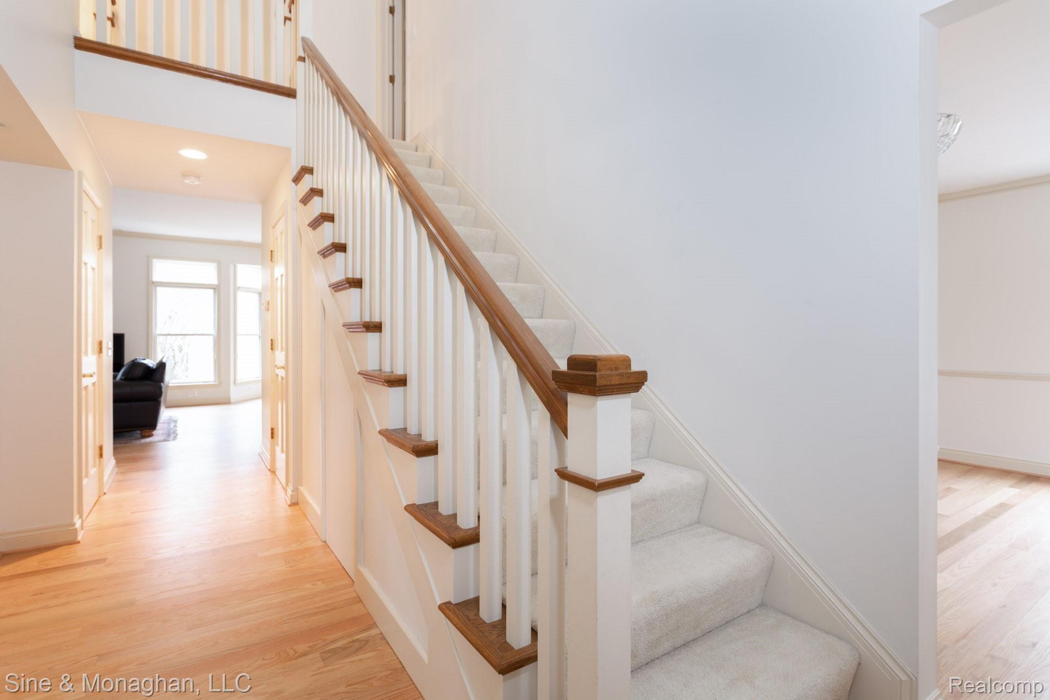 77 Muir Road Grosse Pointe, MI 48236 - Photo 3 of 43 8.jpg