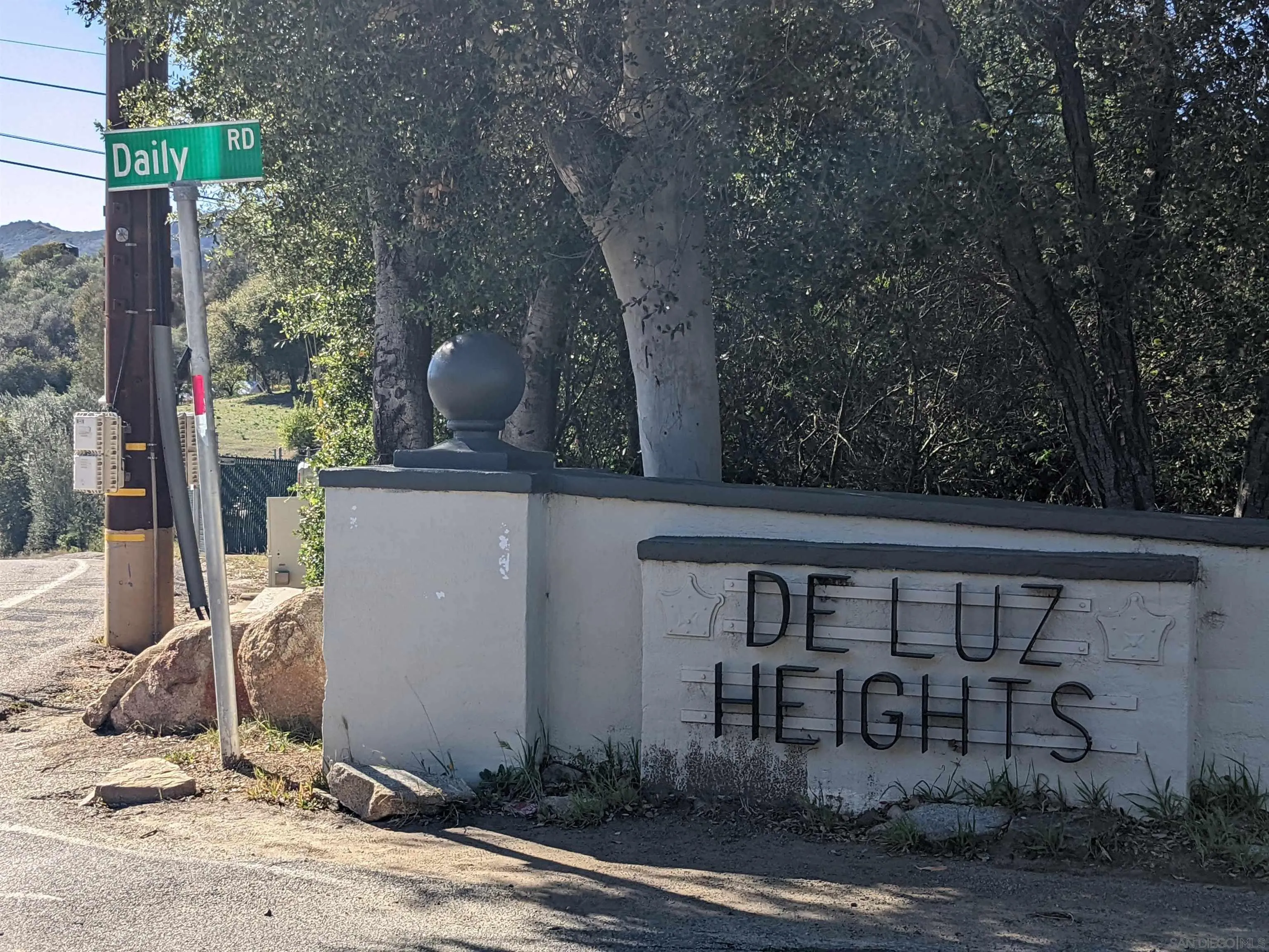 39221 Daily Road Fallbrook, CA 92028 - Photo 23 of 26 a view of a chair and table in the patio