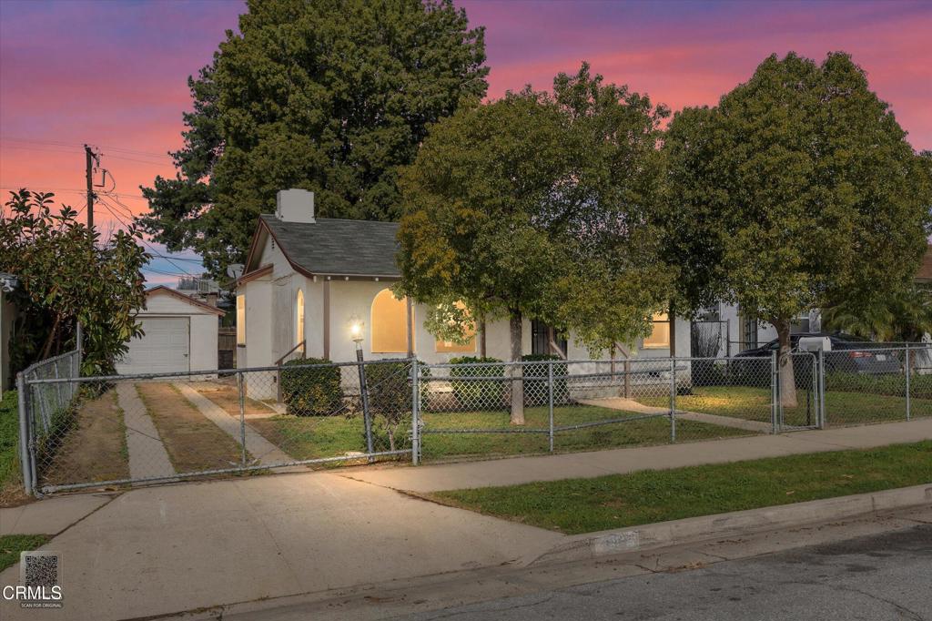 01-Illuminate Photography - 616 Ray St -