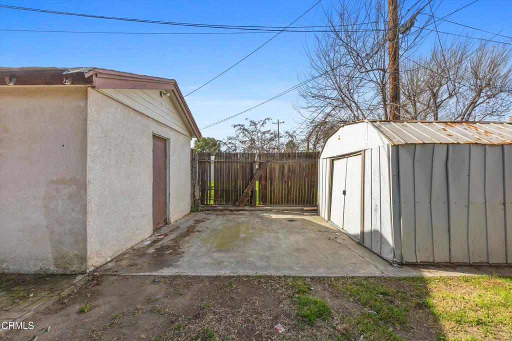 616 Ray Street Bakersfield, CA 93308 - Photo 32 of 38 37-Illuminate Photography - 616 Ray St -