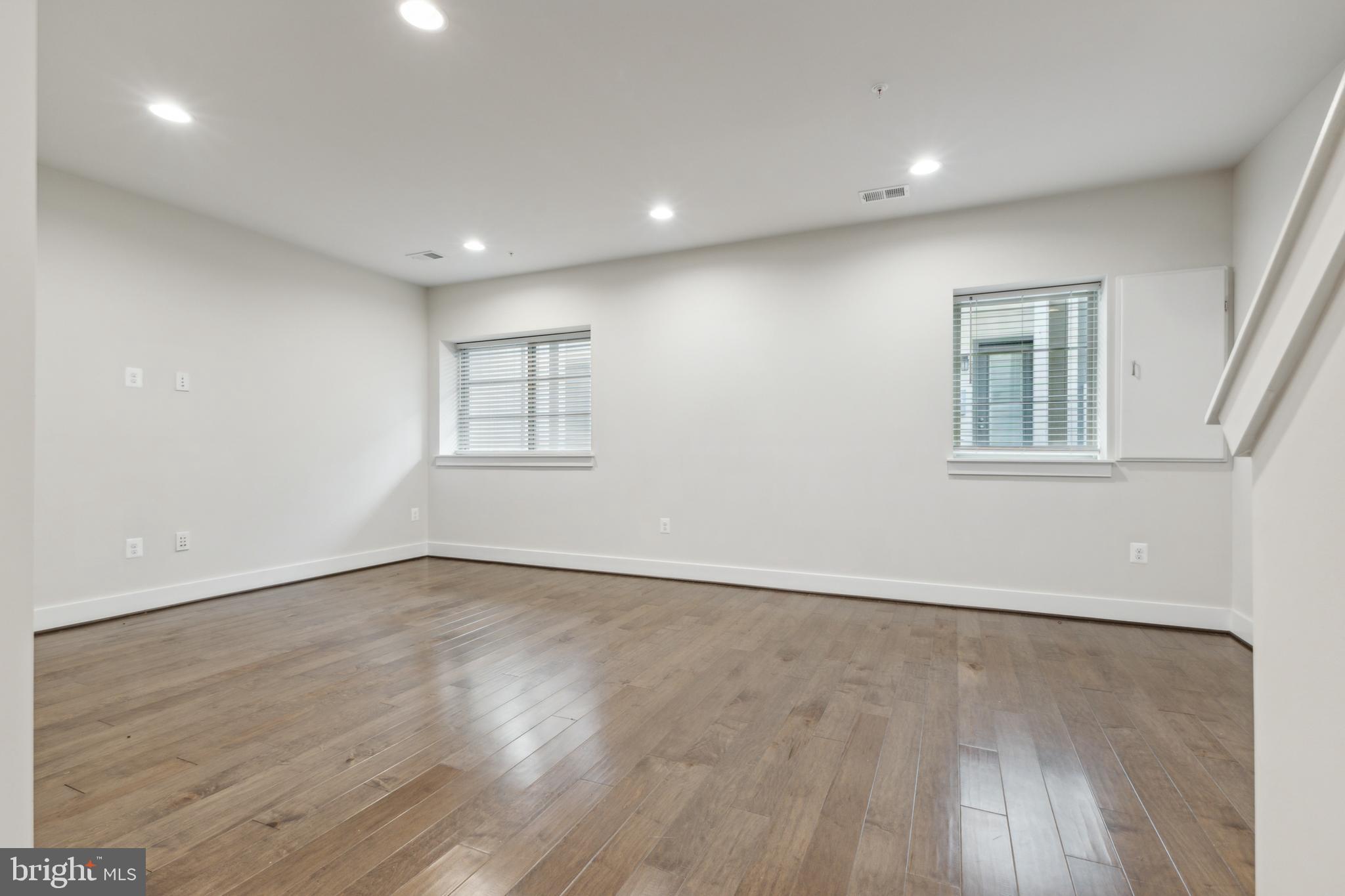 2883 Lowen Valley Road Alexandria, VA 22303 - Photo 24 of 39 Gallery Image 24
