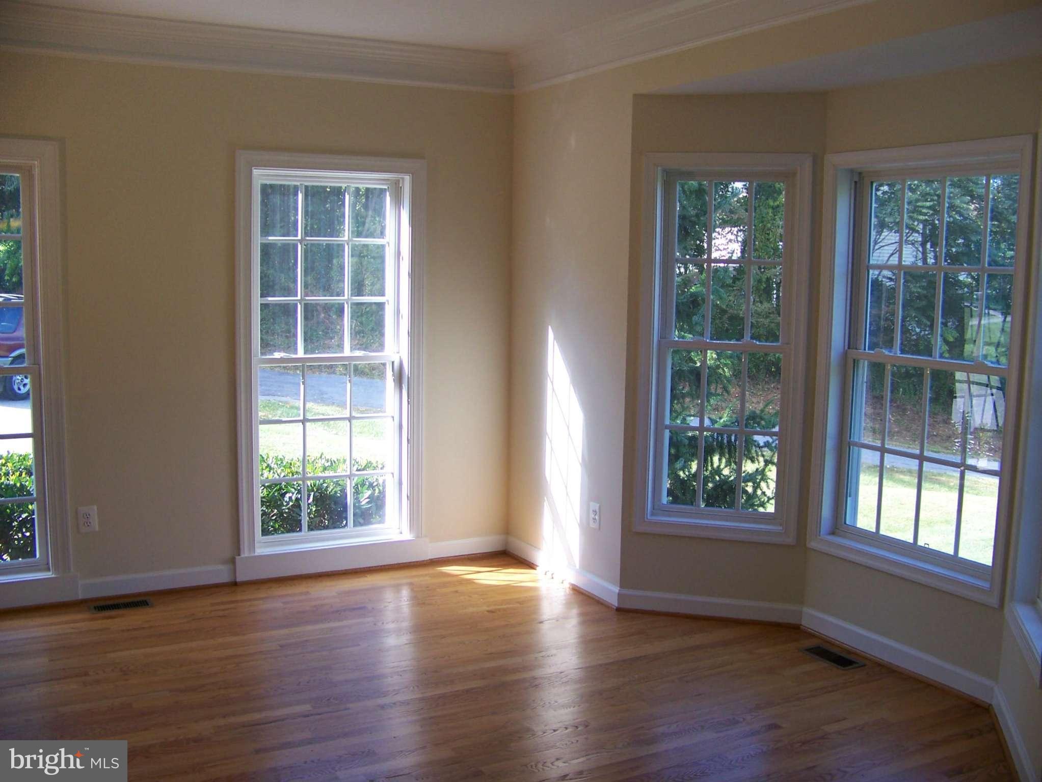 6837 Crickenberger Road New Market, MD 21774 - Photo 5 of 30 Living Room