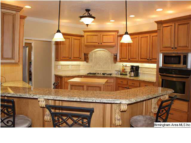 606 Almaroad Place Jacksonville, AL 36265 - Photo 3 of 32
