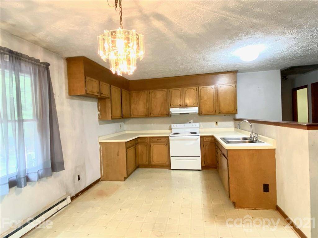 1209 Cannon Road Marion, NC 28752 - Photo 12 of 29 Gallery Image 12