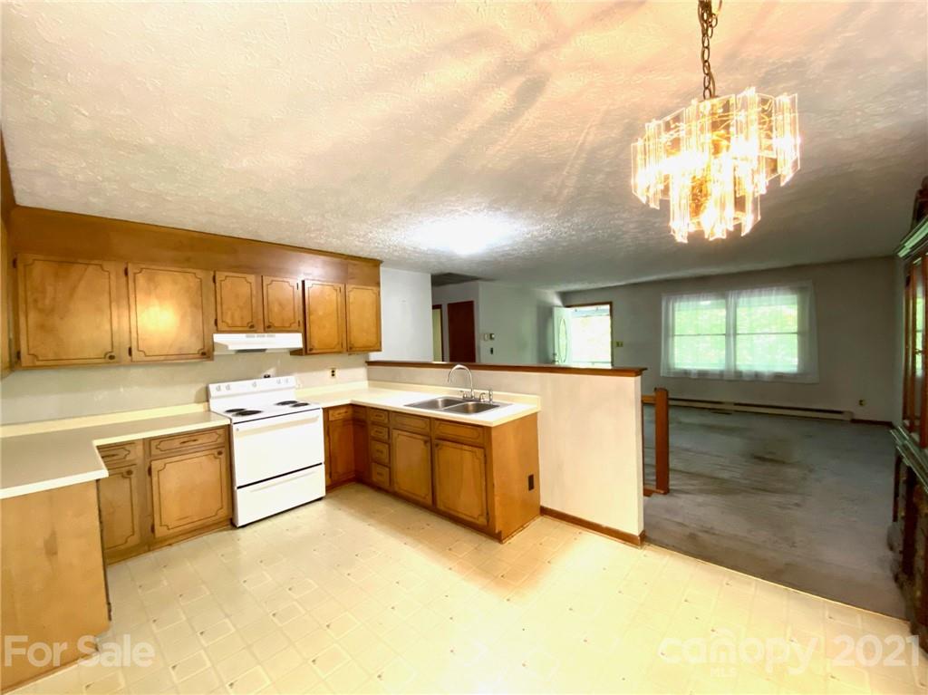 1209 Cannon Road Marion, NC 28752 - Photo 10 of 29 Gallery Image 10