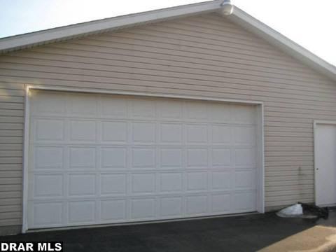 29661 King Road Romulus, MI 48174 - Photo 12 of 15 31130611-11.JPG
