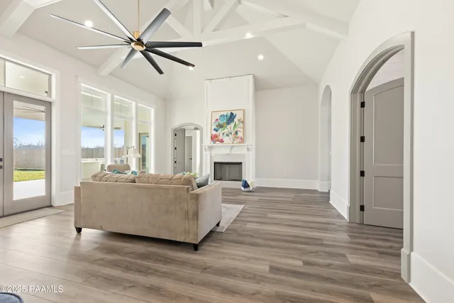 $5,750 | 109 Trailing Oaks Drive, Youngsville, LA 70592