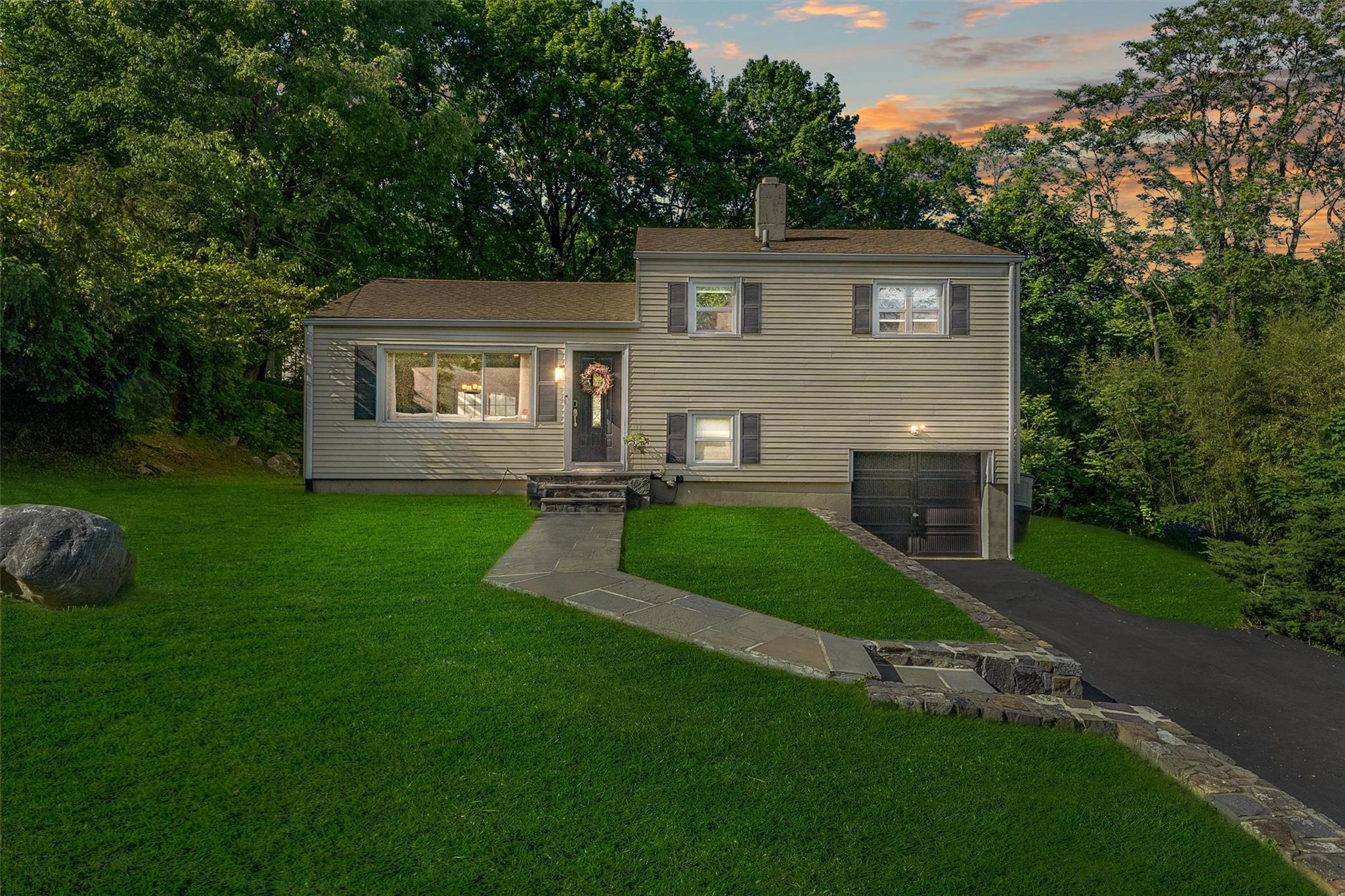 10 Ridge Road Cortlandt Manor, NY 10567 - Photo 1 of 1 Front of home