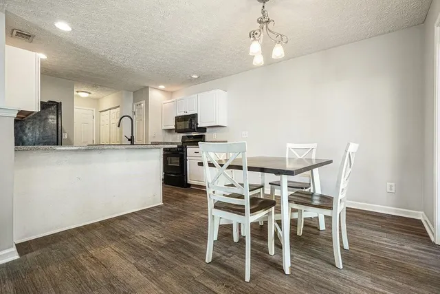 $330,000 | 190 Ilex Drive, Canton, GA 30114