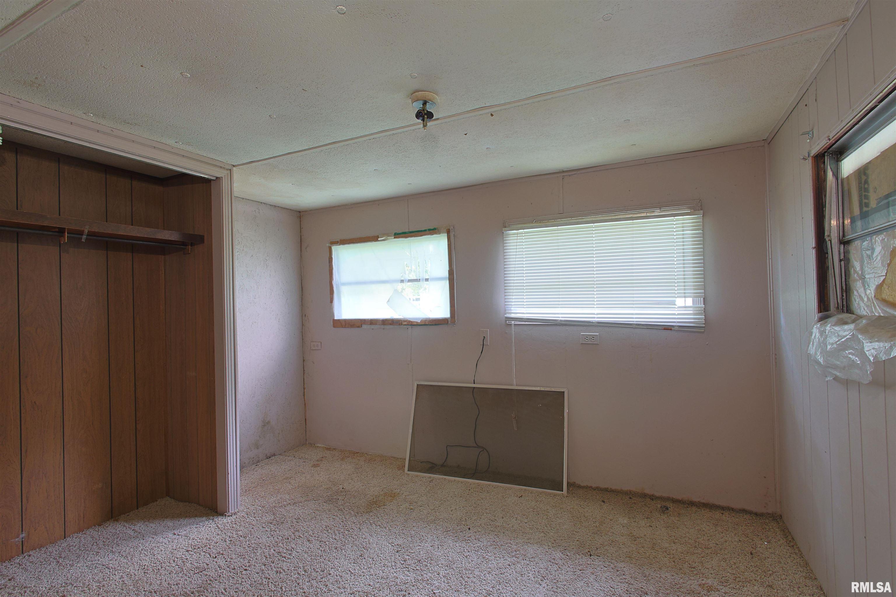 1100 Dial Street Benton, IL 62812 - Photo 5 of 12