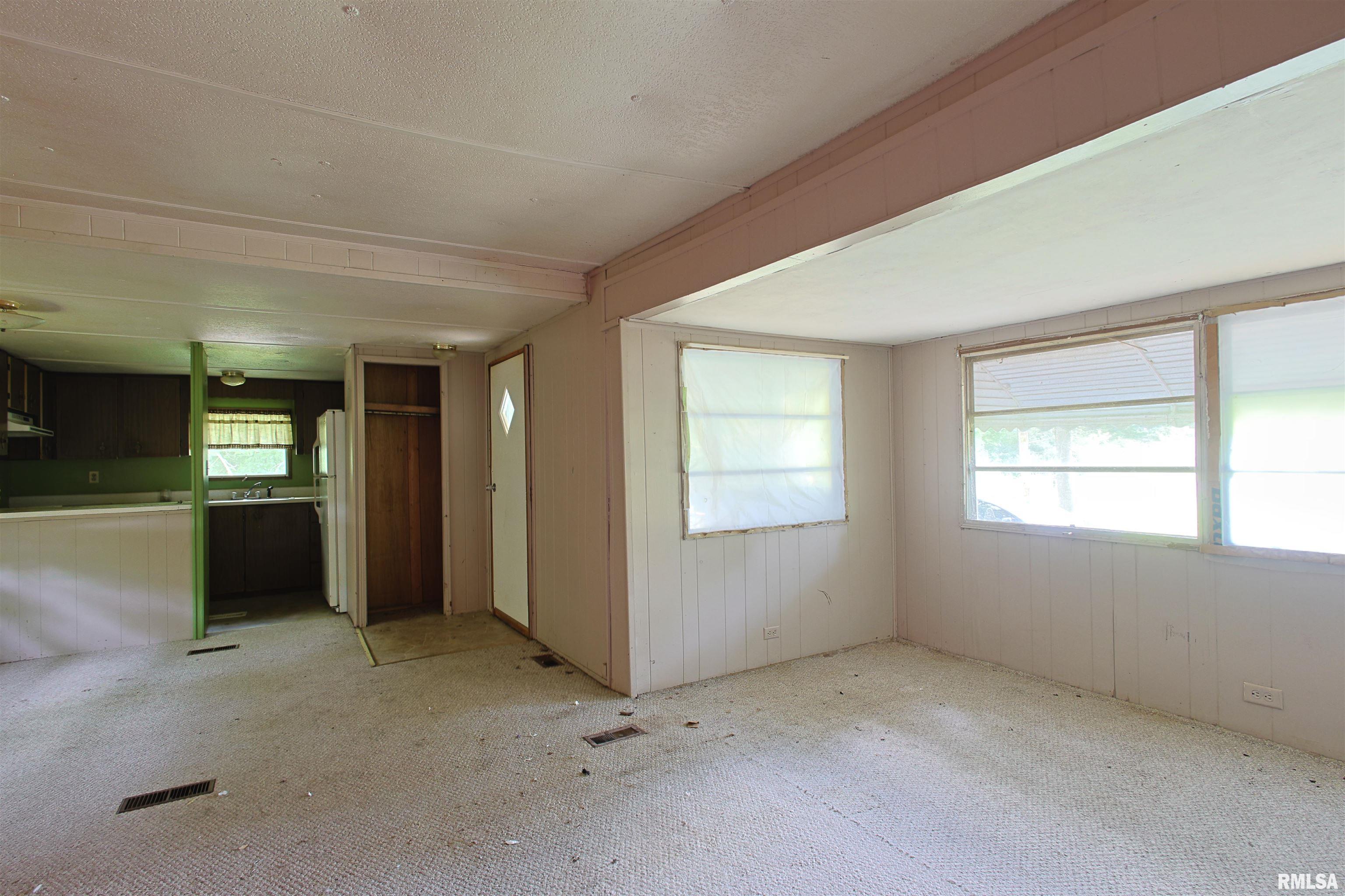 1100 Dial Street Benton, IL 62812 - Photo 8 of 12